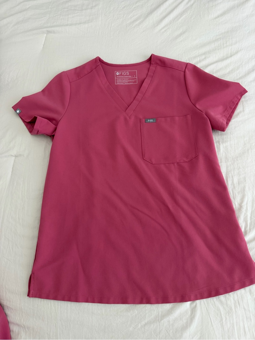 **LIMITED EDITION** FIGS Women’s Catarina Breast Cancer Edition